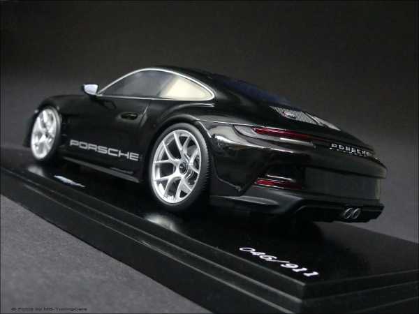 1:18 Porsche 911 992 S/T BlackEdition 911/ Spark inkl OVP Vitrine